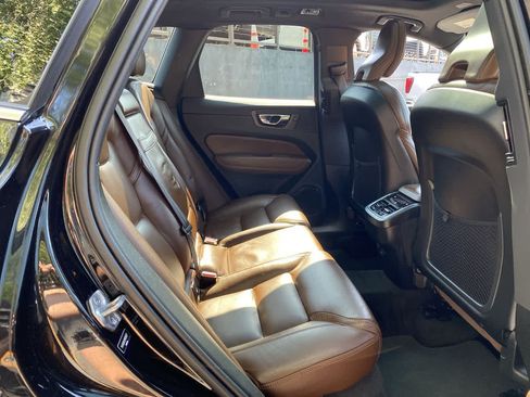 Used 2021 Volvo XC60 T5 Inscription w/ Advanced Package AWD/4WD image 18