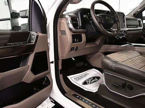 Used 2025 Ford F450 Platinum w/ Platinum Plus Package AWD/4WD image 18