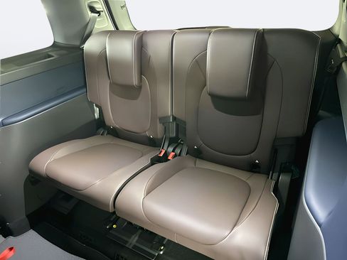 New 2025 Volkswagen ID. Buzz Pro S image 35