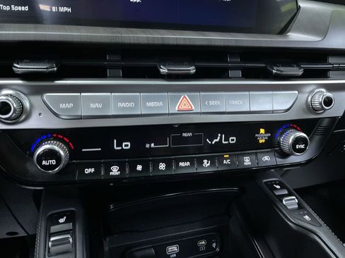 Used 2023 Kia Telluride EX w/ EX Captain's Chair Package image 22