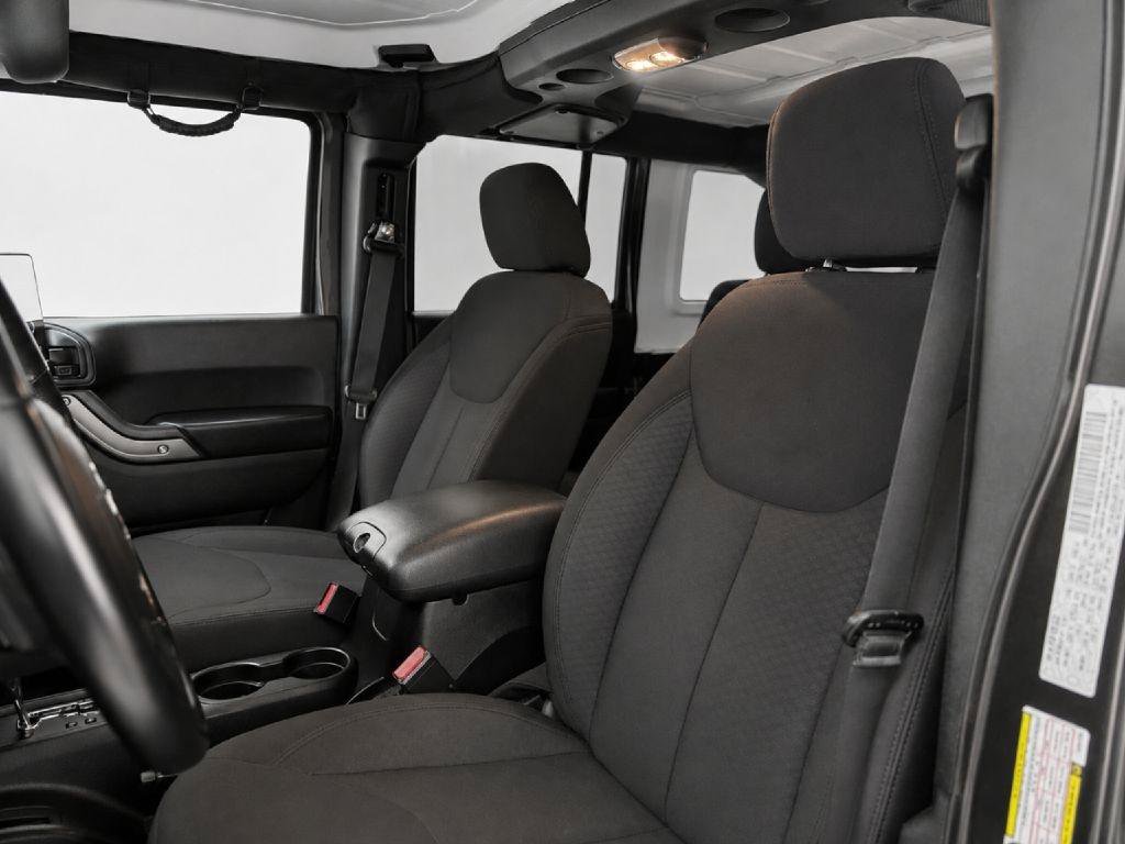 Used 2018 Jeep Wrangler Unlimited Sport AWD/4WD image 9