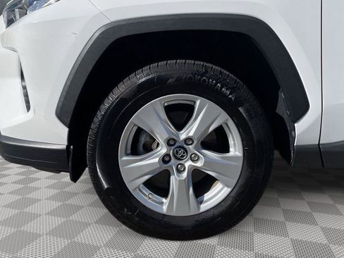 Used 2019 Toyota RAV4 XLE FWD image 8
