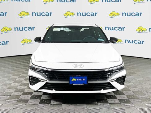 New 2025 Hyundai Elantra SEL image 3