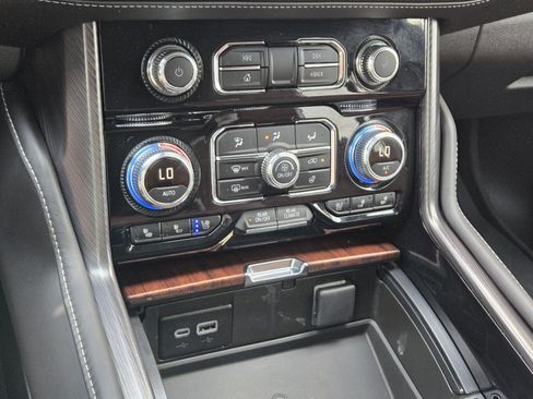 Used 2023 GMC Yukon XL Denali Ultimate w/ LPO, Floor Liner Package AWD/4WD image 30