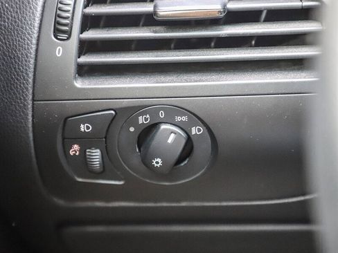 Used 2006 BMW 650i Convertible image 35