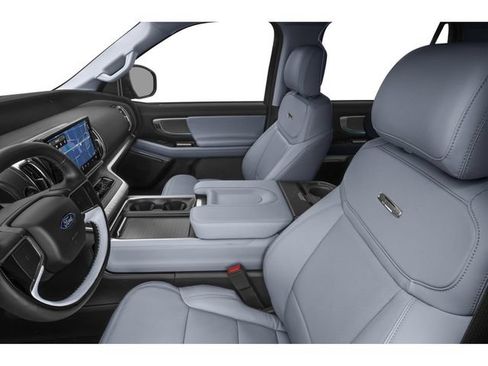 Used 2025 Ford Expedition Platinum w/ Driver's Package AWD/4WD image 6