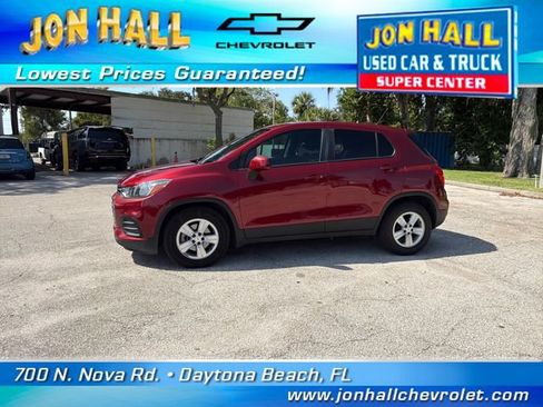 Used 2021 Chevrolet Trax LS w/ Tint and Cruise Package FWD image 3