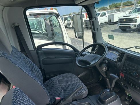 Used 2024 Isuzu NPR RWD image 13
