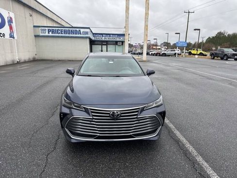 Used 2019 Toyota Avalon image 3