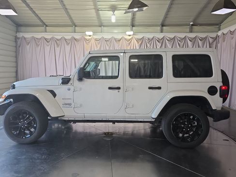 Used 2024 Jeep Wrangler Unlimited Sahara AWD/4WD image 6