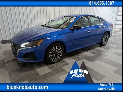 Used 2025 Nissan Altima 2.5 SV FWD image 1