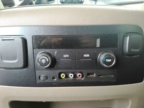 Used 2016 Chevrolet Suburban LT RWD image 28