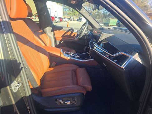 Used 2025 BMW X5 xDrive40i w/ Executive Package image 13