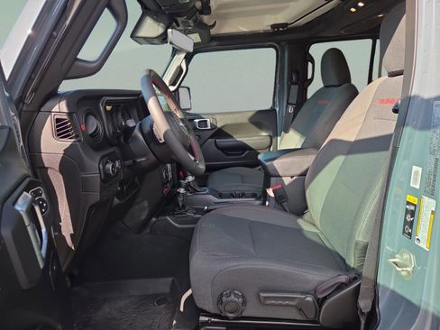 Used 2024 Jeep Wrangler Unlimited Rubicon w/ XTREMEE 35" Tire Package image 24