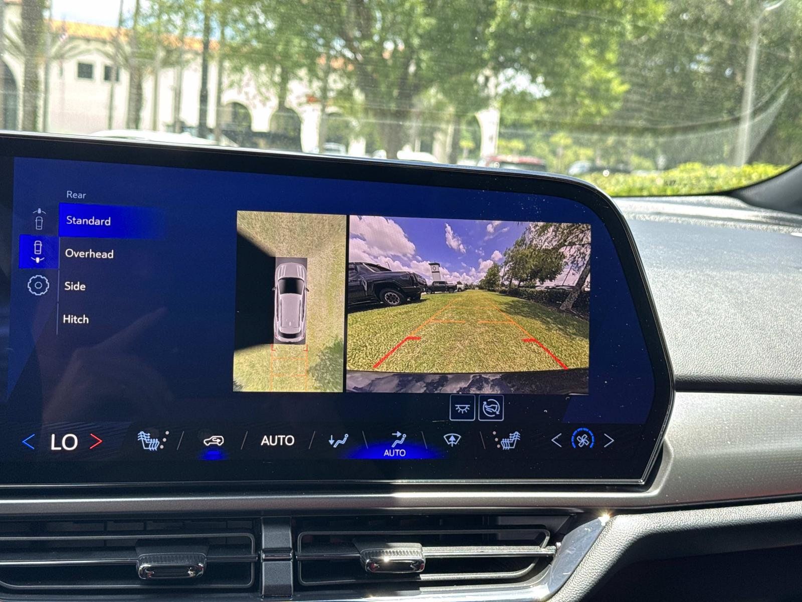 Used 2025 Chevrolet Equinox EV RS FWD image 21