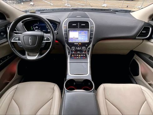 Used 2020 Lincoln Nautilus Reserve image 10