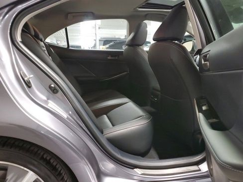 Used 2018 Lexus IS 300 AWD image 22