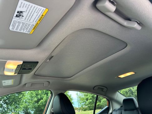 Certified 2025 Nissan Sentra SR w/ SR Premium Package FWD image 31