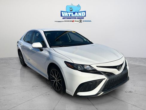 Used 2023 Toyota Camry SE FWD image 7