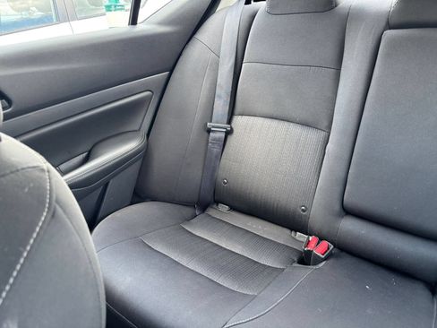 Used 2025 Nissan Altima 2.5 SV FWD image 38