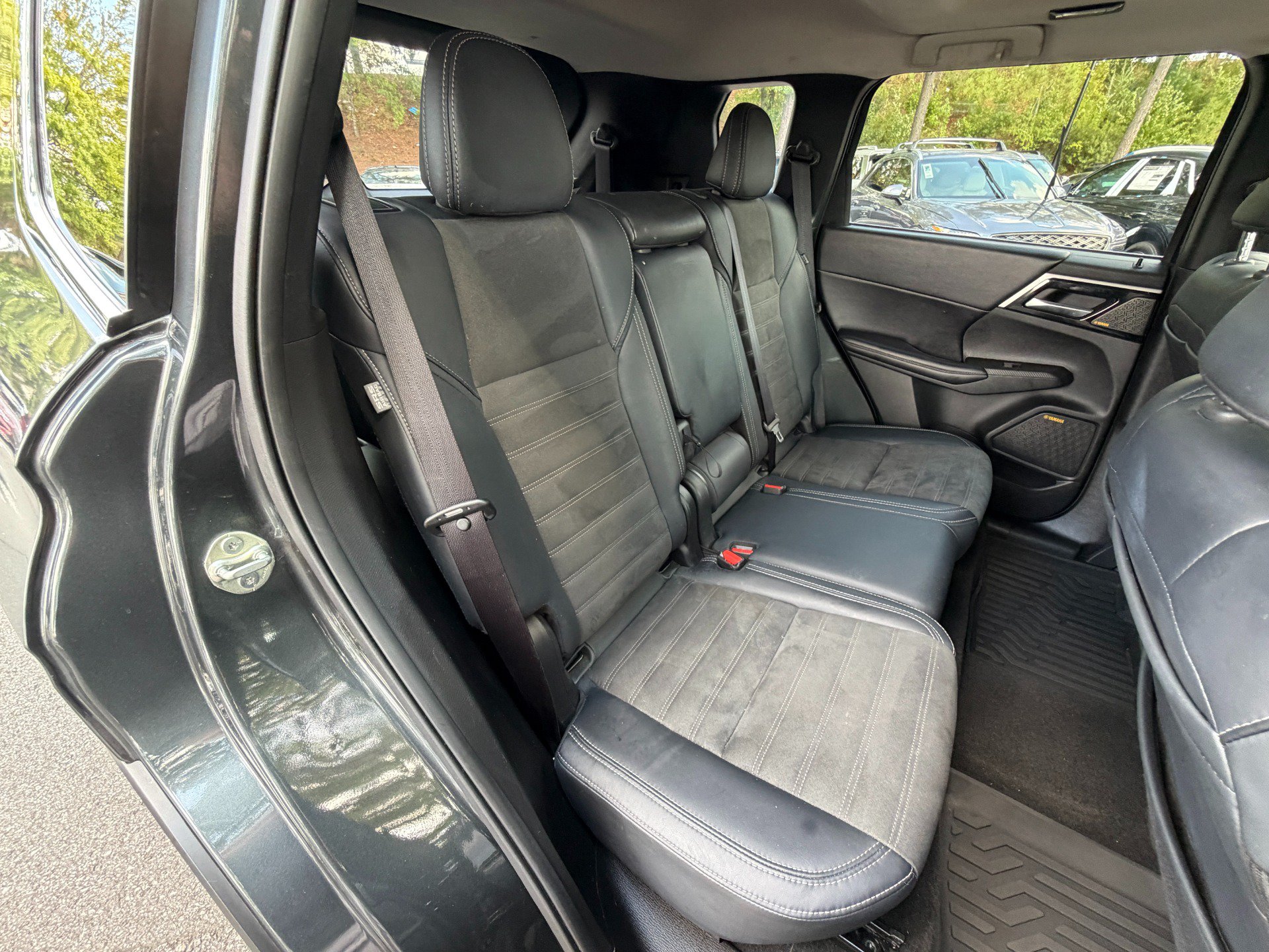 Used 2025 Mitsubishi Outlander SE FWD image 70