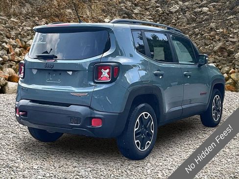 Used 2017 Jeep Renegade Trailhawk w/ Premium Trailhawk Package AWD/4WD image 2