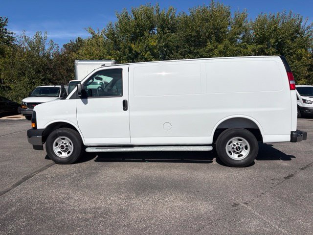 Used 2025 GMC Savana 2500 w/ Driver Convenience Package RWD image 2