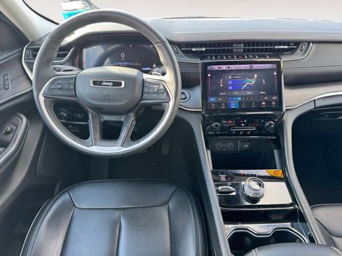 Used 2023 Jeep Grand Cherokee Limited w/ Trailer Tow Prep Group (B) image 12