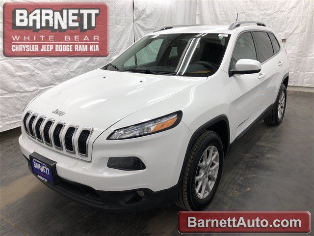 Used 2017 Jeep Cherokee Latitude w/ Cold Weather Group AWD/4WD image 1