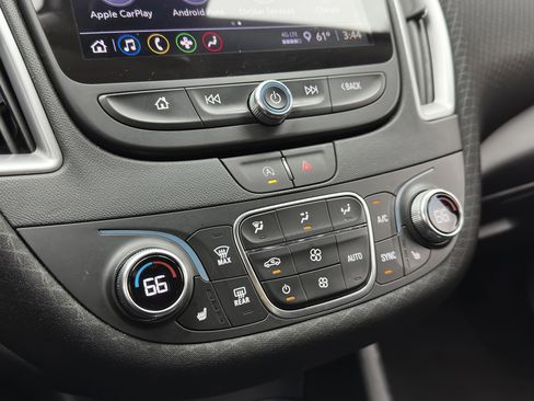 Used 2025 Chevrolet Malibu LT image 16