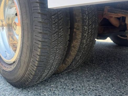 Used 2011 Ford E-450 and Econoline 450 Super Duty RWD image 15