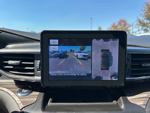 Used 2020 Ford Explorer Limited image 16