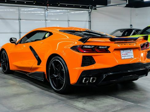 Used 2022 Chevrolet Corvette Stingray Premium Cpe w/ Z51 Performance Package image 16