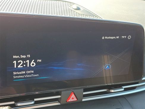 Used 2024 Hyundai Elantra SEL image 23