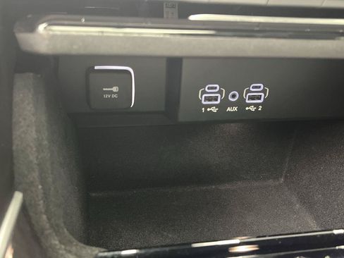 Used 2023 Jeep Wagoneer 4WD w/ Premium Group I image 27