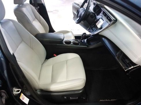 Used 2017 Toyota Avalon XLE Premium w/ All Weather Liner Package FWD image 18