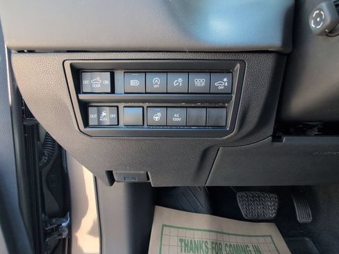Used 2024 Toyota Tundra Platinum AWD/4WD image 16