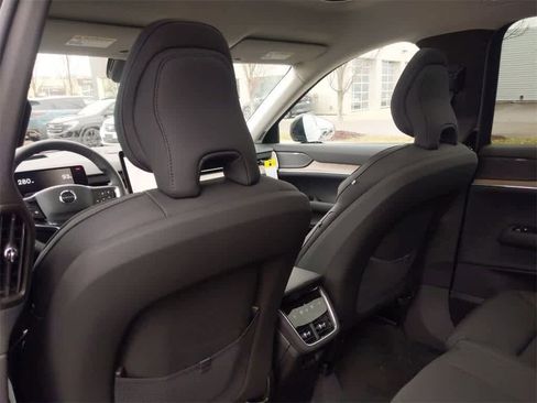 New 2025 Volvo EX90 Plus image 16