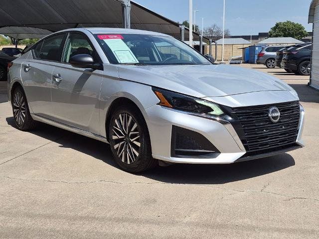 Certified 2025 Nissan Altima 2.5 SV FWD image 11
