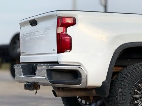 Used 2023 Chevrolet Silverado 2500 LT w/ Convenience Package image 10