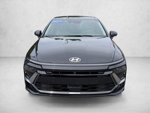 Certified 2025 Hyundai Sonata Limited FWD image 2