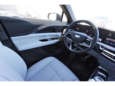 New 2026 Cadillac Lyriq Luxury image 8