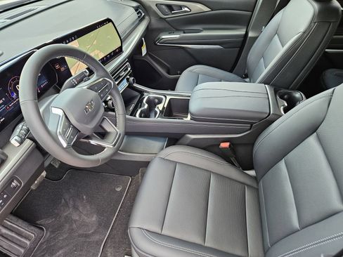 New 2027 Chevrolet Traverse LT w/ Midnight/Sport Edition FWD image 14