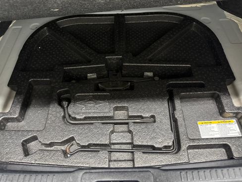 Used 2017 Toyota Camry SE image 38