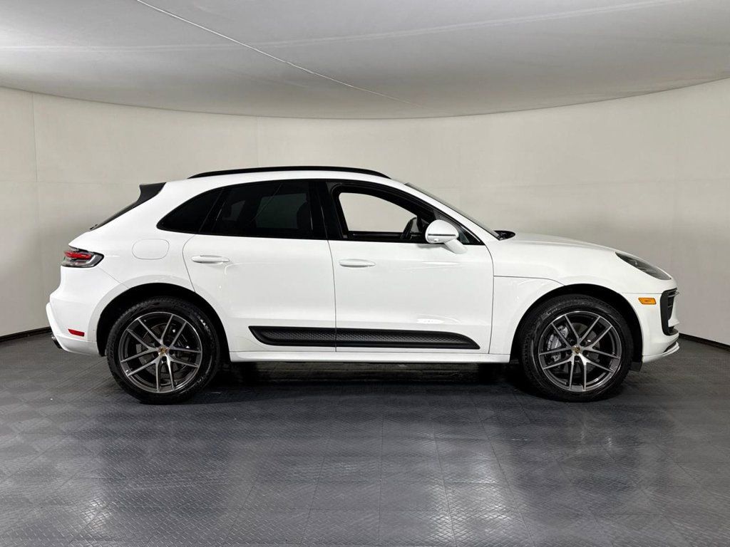 Certified 2024 Porsche Macan AWD/4WD image 8