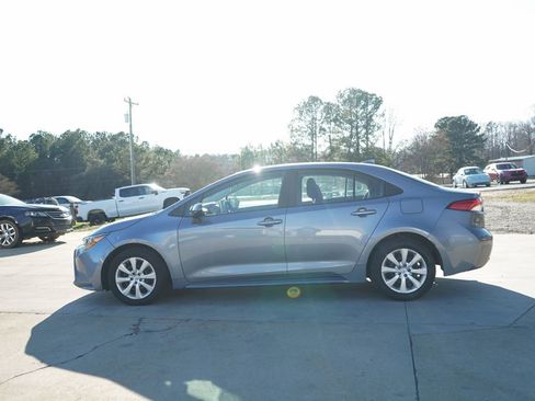 Used 2021 Toyota Corolla LE image 18