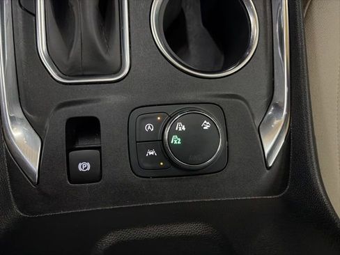 Used 2023 Chevrolet Traverse LS AWD/4WD image 71