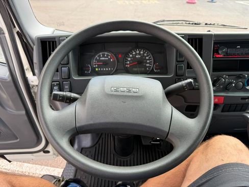 Used 2019 Isuzu NPR image 26