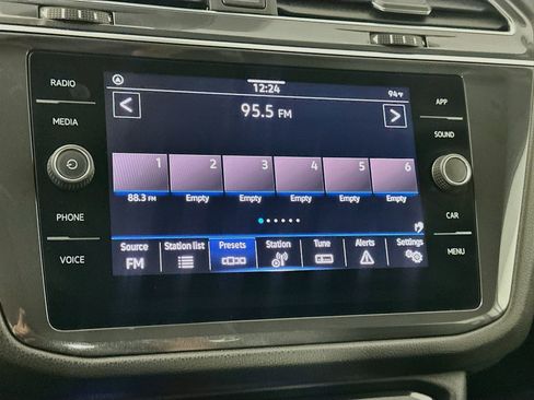 Used 2023 Volkswagen Tiguan SE FWD image 19