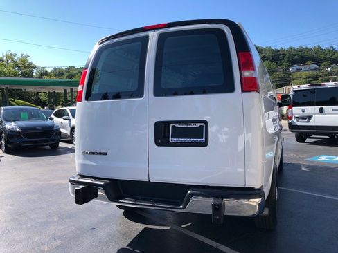 Used 2025 Chevrolet Express 2500 w/ Driver Convenience Package RWD image 5